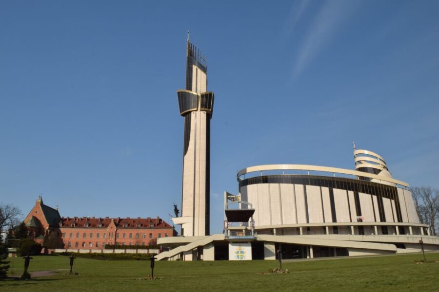 From Krakow: Czstochowa, Black Madonna and Lagiewniki Tour - What’s Included and What’s Not
