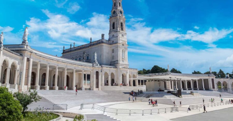 From Lisbon: Fátima, Nazaré, Óbidos Private Tour premium car - What Makes This Tour Special?