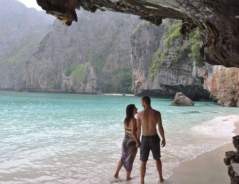 From Phuket : Private Speedboat Trip to Phi Phi and Bamboo - Itinerary and Activities