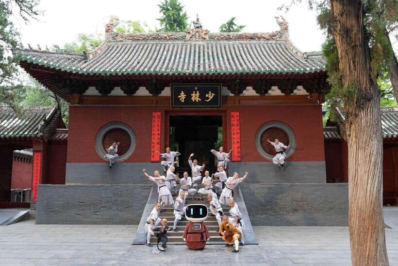 From Zhengzhou: Shaolin Temple and Longmen Grottoes Day Tour - The Longmen Grottoes: Art and Serenity Carved in Stone