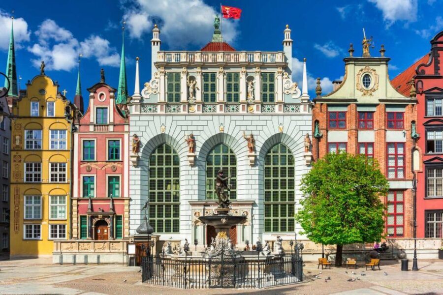 Gdansk: Small Group Walking Tour - Authenticity and Value