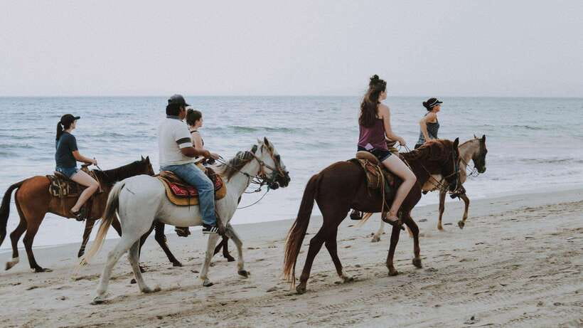 Gili Trawangan: Beach Horseback Riding with Pickup Hotel - The Route and Highlights