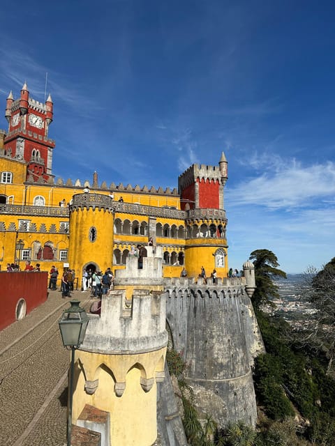 Group Tour Sintra: Highlights, Coastline and Cascais - How the Experience Feels in Practice