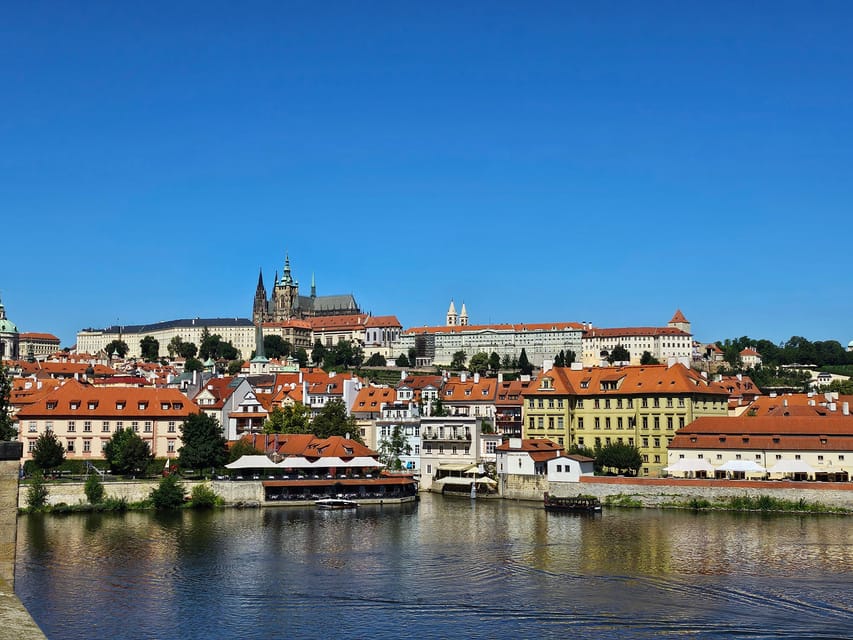 Guided walking tour Prague: include Prazskiy Castle - The Outside View of Prazskiy Castle