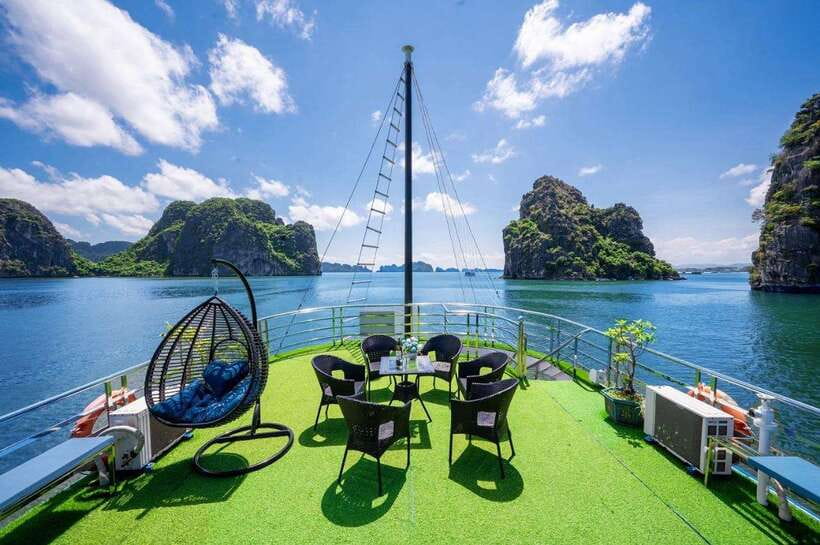 Ha Long Luxury Cruise With Kayaking, Swimming and Lunch - Itinerary Highlights