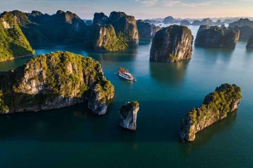 HALONG BAY: SUNG SOT CAVE-TI TOP ISLAND-LUON CAVE GROUP TOUR - Day Itinerary Details