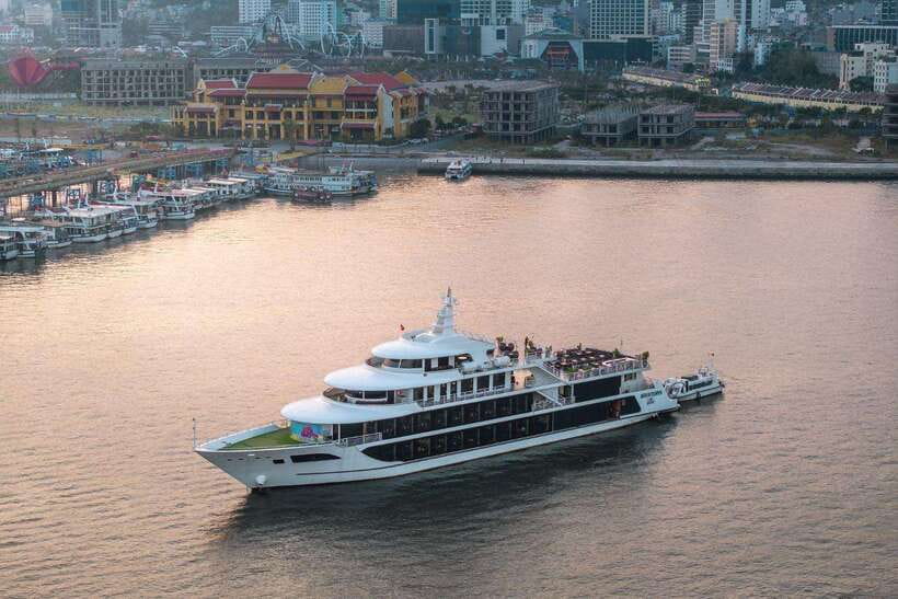 Halong Bay TOP 5-Star Luxury Day Cruise With Buffet Lunch - Itinerary Highlights