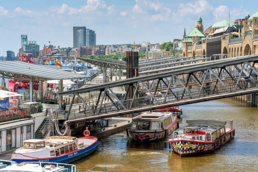 Hamburg: Hop on Hop off city tour and 1 hour harbor tour - FAQ