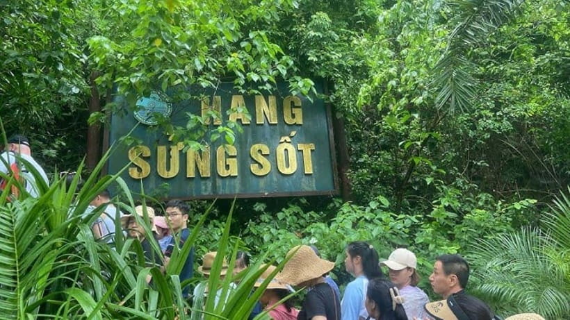 Hanoi: Ha Long Bay 5-Star Cruise With Kayaking and Lunch - Itinerary Highlights