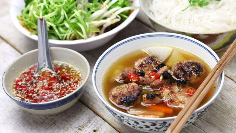 Hanoi: Old Town Street Food Tour With Hotel Pickup - Itinerary and Highlights
