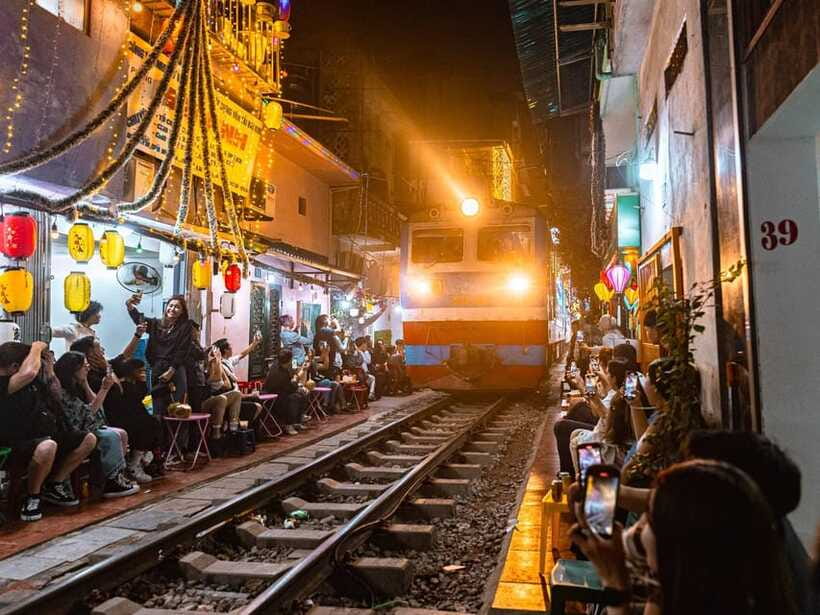 Hanoi: Short Tour With a Local Friend and Train Street Visit - Taking in Local Culinary Delights