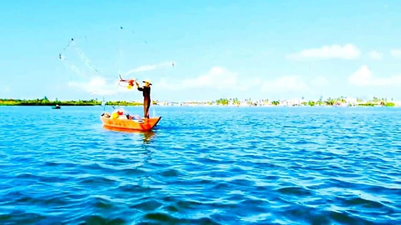 Hoi An: Basket Boat Ride, Fishing, and Crab Catching Tour - Engaging in Traditional Fishing Techniques