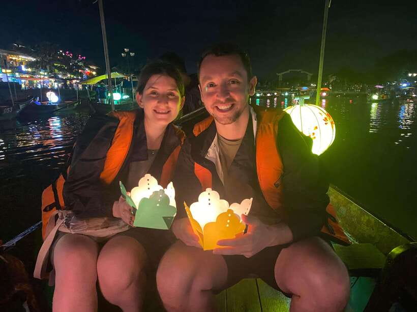 Hoi An: Evening Street Food Walking Tour - Itinerary Highlights