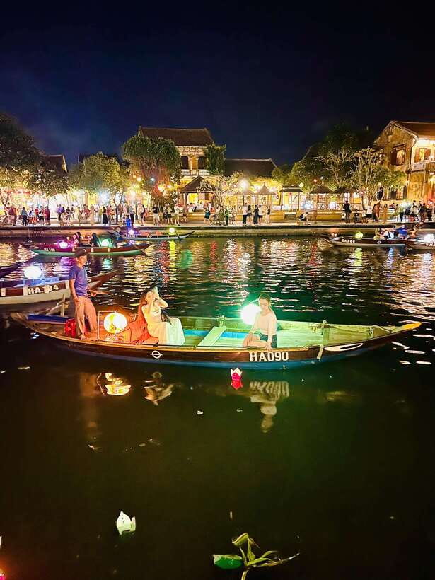 Hoi An: Hoai River Boat Ride With Flower Lantern Release - Embark on the Hoai River Boat Cruise
