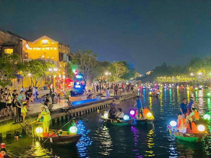 Hoi An: Lantern Boat Ride on the Hoai River - Pricing and Booking