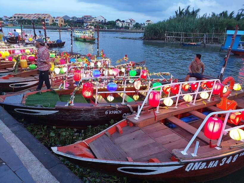 Hoi an Old Town Entrance Ticket With Boat Lantern Release - Exploring Hoi An Ancient Town