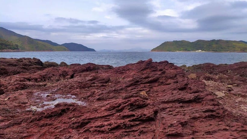 Hong Kong: Geopark Flaming Red Coast Hopping Tour - Exploring the Red Rock Gate & Coastal Beauty