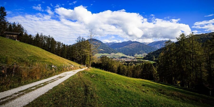 Innsbruck: Panoramic hike across the Telfer meadows - Who should consider this tour?