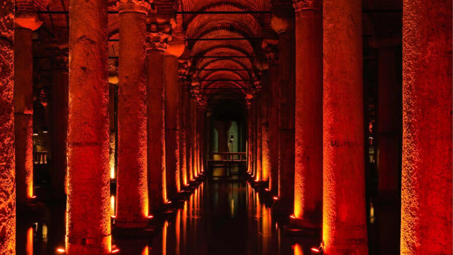 Istanbul: Basilica Cistern Skip-the-Ticket-Line Guided Tour - What You’ll Experience Inside