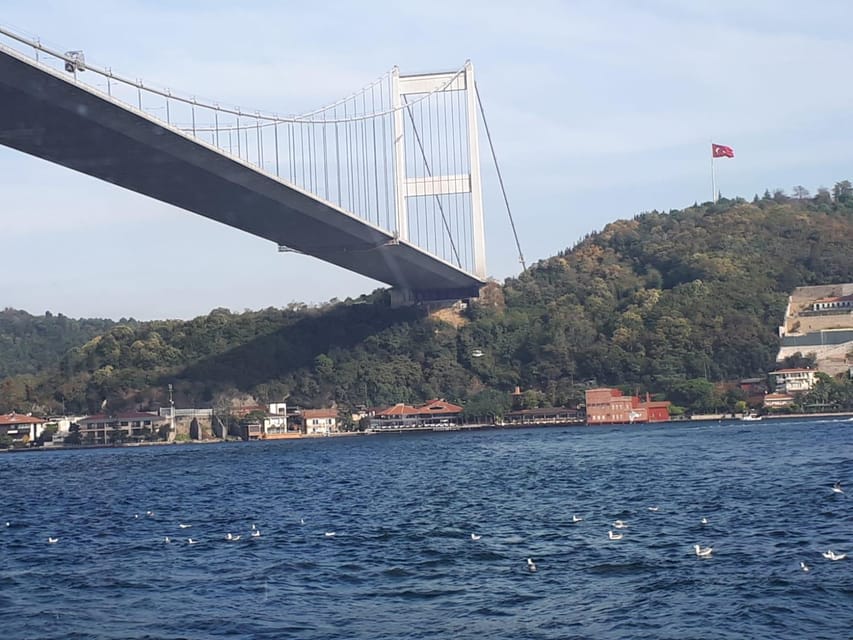Istanbul: Bosphorus Lunch Cruise with Guide - FAQ
