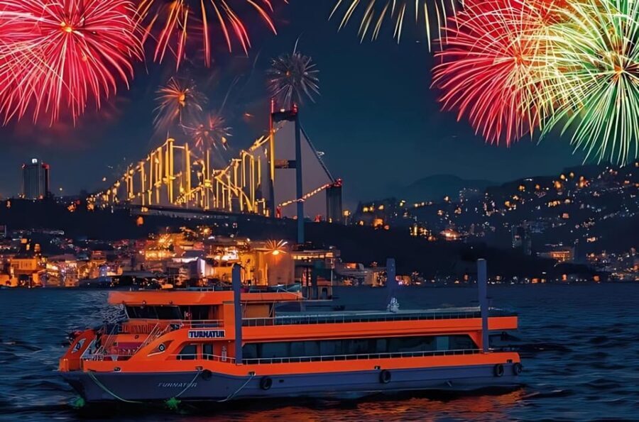Istanbul: New Year's Eve Dinner Cruise / DJ & Drinks 2026 - Who Would Love This Experience?