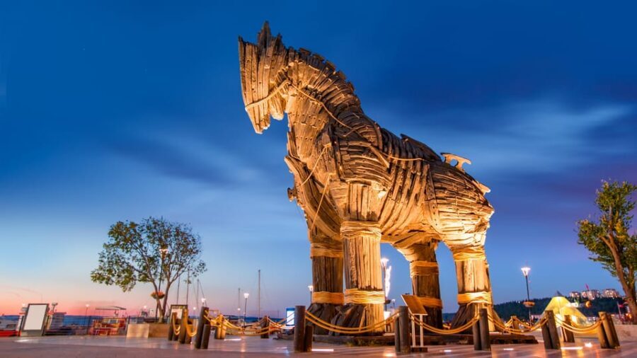 Istanbul: Troy Guided Bus Tour with Ferry Tickets & Lunch - Key Points