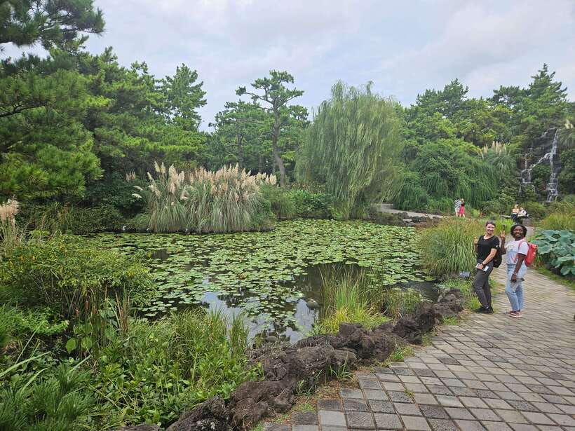 Jeju Island: Full-Day SouthWest Bus Tour with Entry Fees - The Itinerary Breakdown: What to Expect