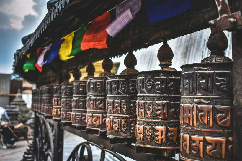 Kathmandu: Chandragiri Cable Car & Monkey Temple(Swayambhu) - Visiting Swayambhunath: The Monkey Temple