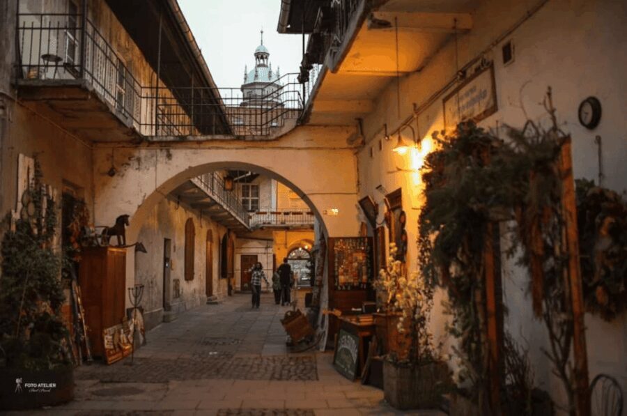 Krakow: Kazimierze Jewish History Tour. Italian - Value and Price: Is It Worth It?