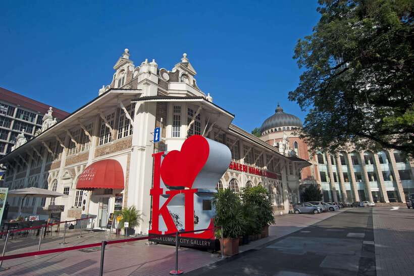 Kuala Lumpur: City Highlights, Batu Caves, and Malacca Tour - Batu Caves: A Sacred and Spectacular Landmark