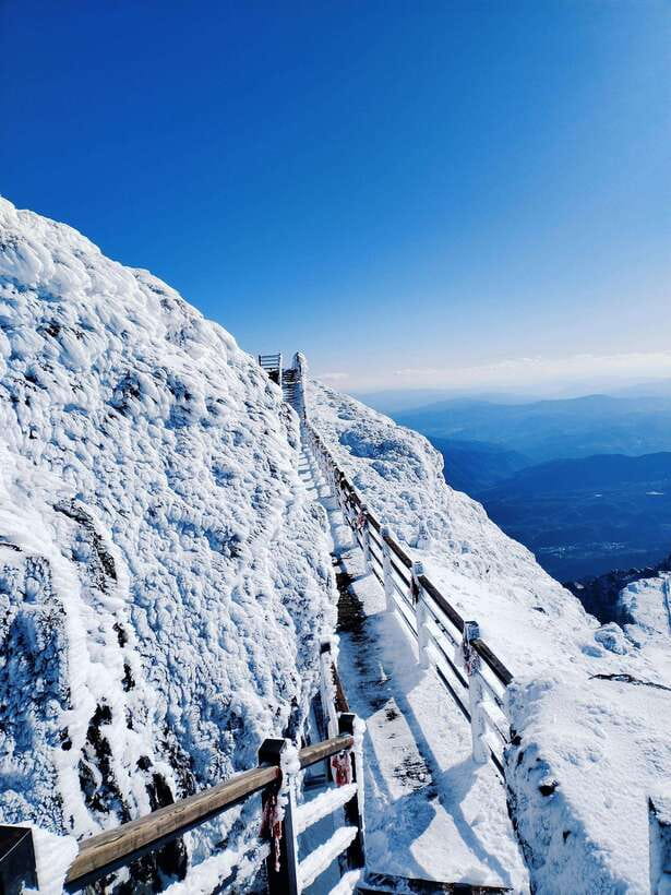 Kunming: Jiaozi Snow Mountain Overnight with Sunrise Hiking - A Detailed Look at the Itinerary