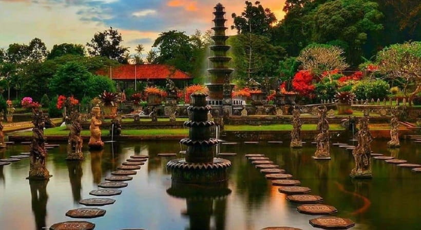 Lempuyang: Private Sightseeing Lempuyang Area with Transfer. - Tranquility at Tirta Gangga Water Palace