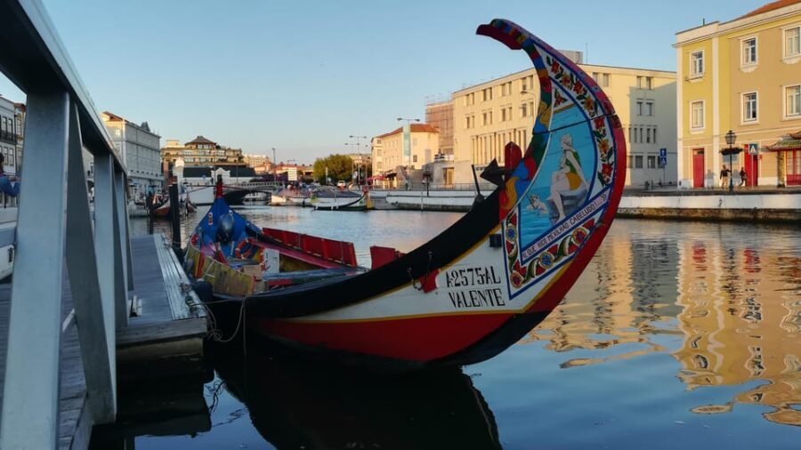Lisboa: One-way to Porto, stops in Obidos, Nazare and Aveiro - What to Expect During the Day