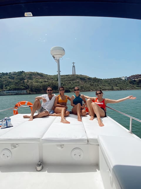 Lisbon: 4h Private Luxury Catamaran Tour with Welcome Drink - The Itinerary: What to Expect from Start to Finish