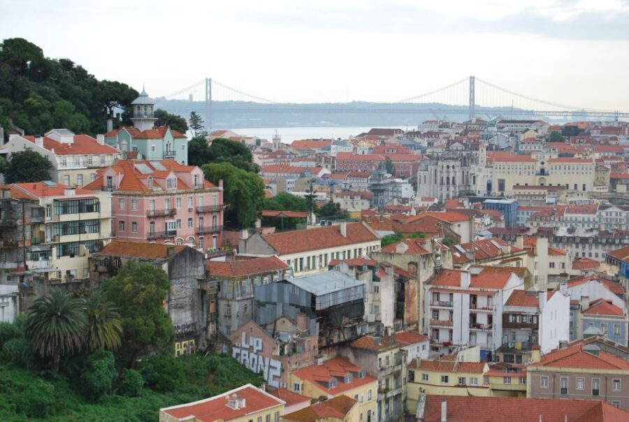 Lisbon: Alfama and São Jorge Castle Quarters Walking Tour - A Detailed Breakdown of the Itinerary