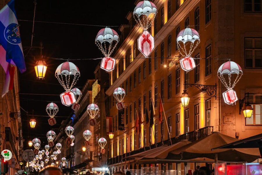 Lisbon: Christmas Flexible Walking Tour - Starting Point: Praça do Comércio and the Festive Flagship