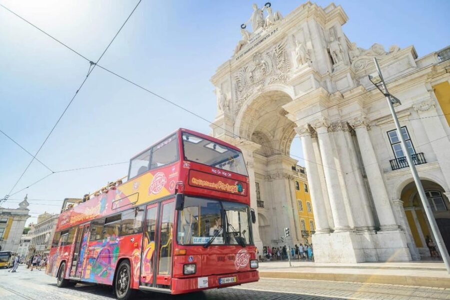 Lisbon: City Sightseeing Hop-On Hop-Off Bus Tour - The Experience on the Bus