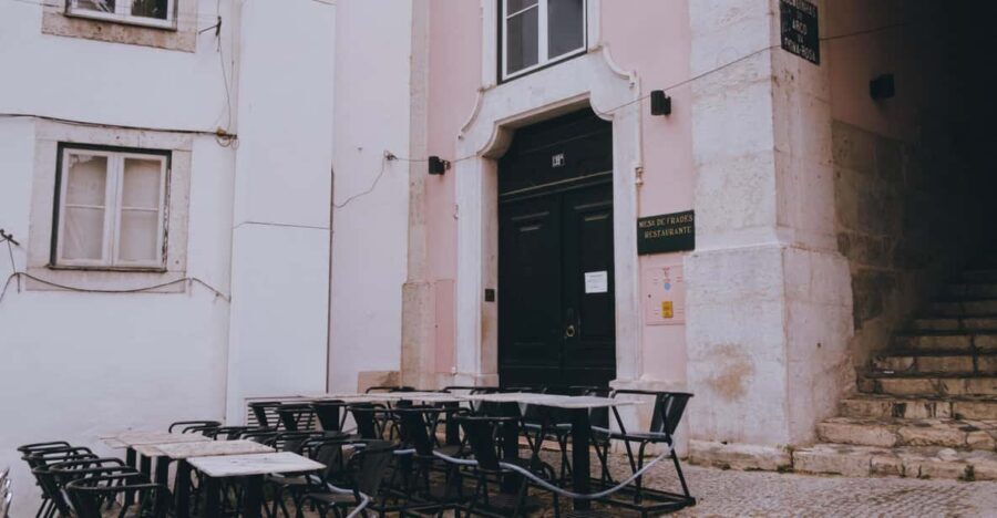 Lisbon: Fado Night with Dinner in a Typical Fado House - What to Expect During the Evening
