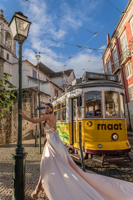 Lisbon: Flying Dress & Fashion Photoshoot at iconic places - A Detailed Look at the Experience