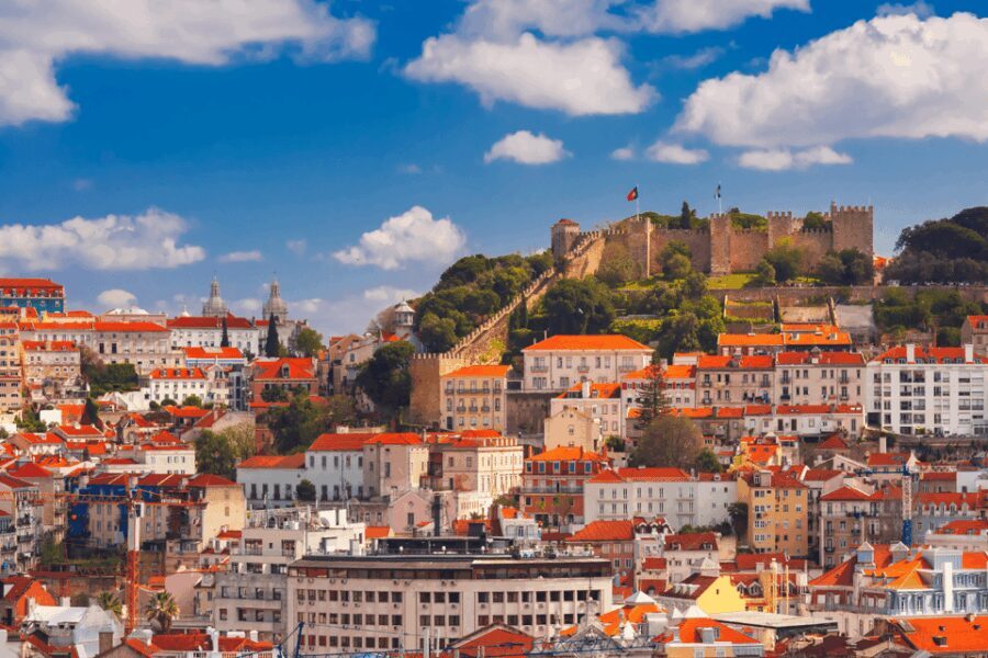 Lisbon on foot: From the hills to the river - Dutch guide - The Value of This Tour