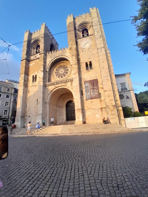 Lisbon: Private City Tour by Eco-friendly Tuk Tuk - Deep Dive into the Itinerary
