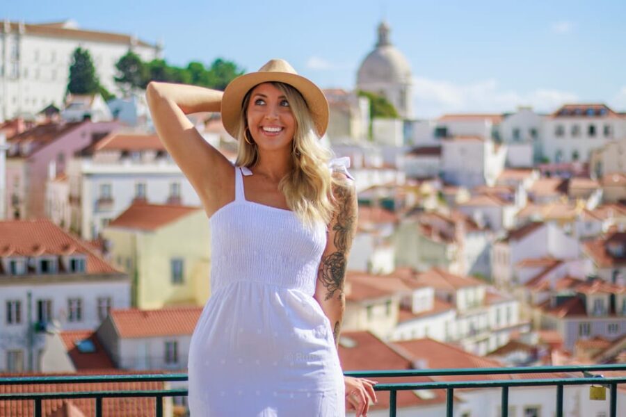Lisbon: Pro Photoshoot in Alfama, the oldest neighborhood - Exploring the Experience in Detail