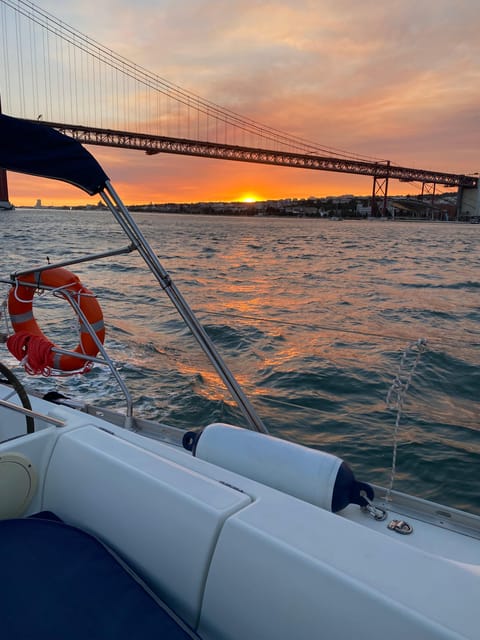 Lisbon: Sunset boat tour with wine - Who Will Love This Tour?