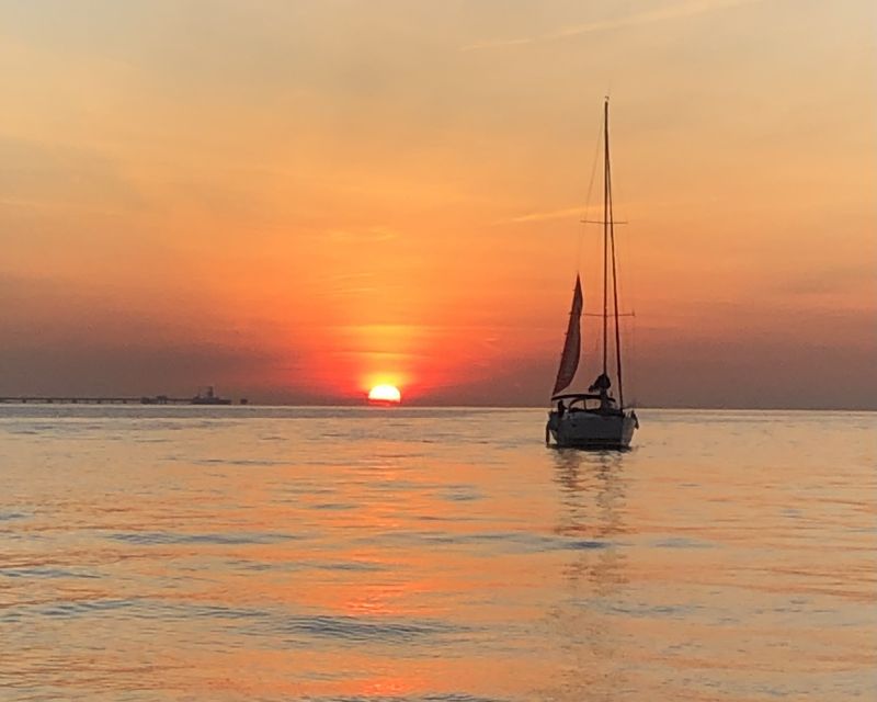 Lisbon: Sunset Cruise with Drinks and Snacks - The Sunset Moment and Why It Matters