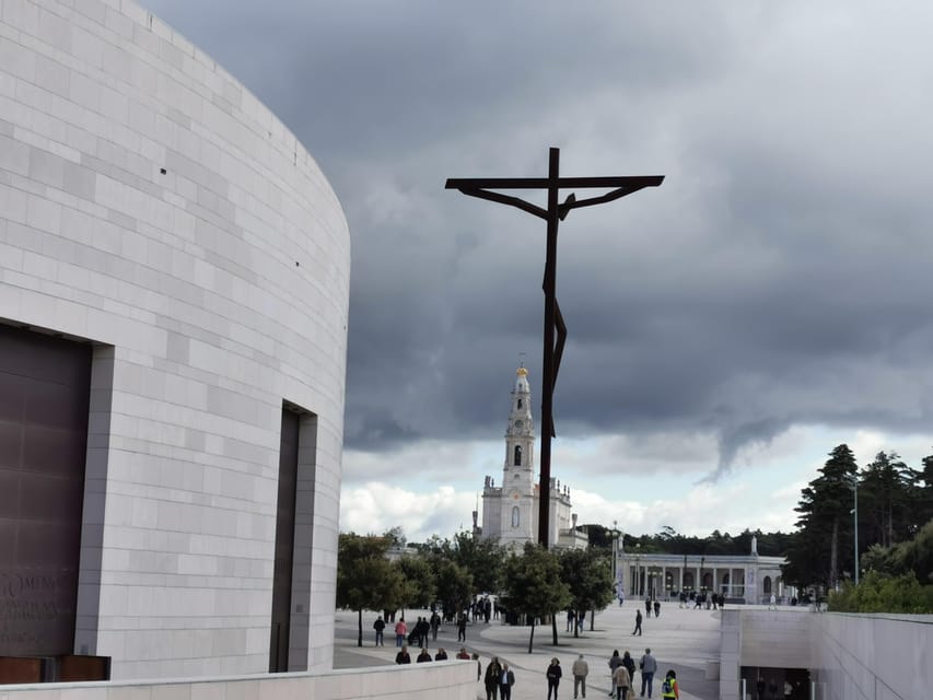 Lisbon to Fatima Nazaré and Óbidos Private Full Day Tour - The Gothic Marvel: Monastery of Batalha