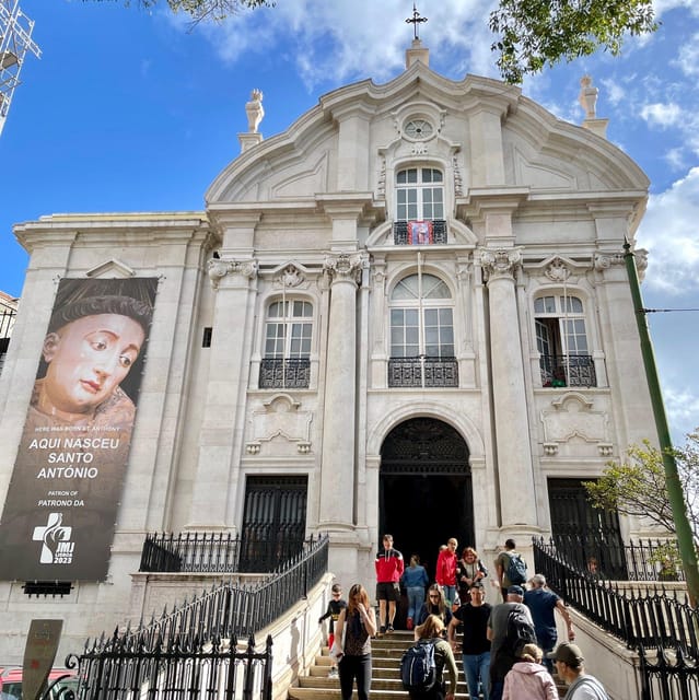 Lisbon: Tuk-Tuk Tour Historical Alfama old town private tour - What Makes This Tour Stand Out?