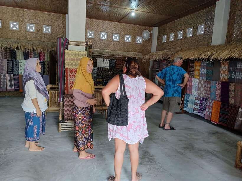 Lombok: Selong Belanak, Mawun, Kuta, and A'an Beach Day Tour - Engaging with Lombok’s Cultural Heritage