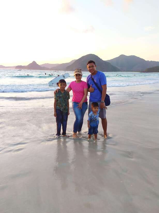 Lombok: Waterfall, Beach, and Weaving Village Day Trip - Detailed Breakdown of the Itinerary
