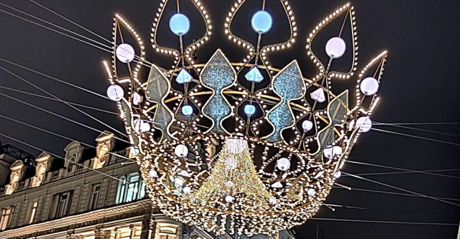 London Christmas Sparkle Walking Tour Small Group - The Sum Up