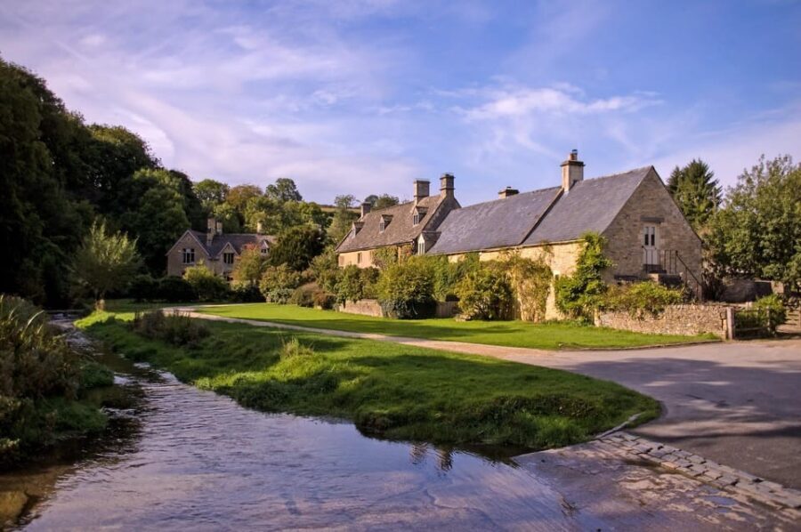 London: Cotswolds Village Private Day Trip with Local Guide - Analyzing the Value